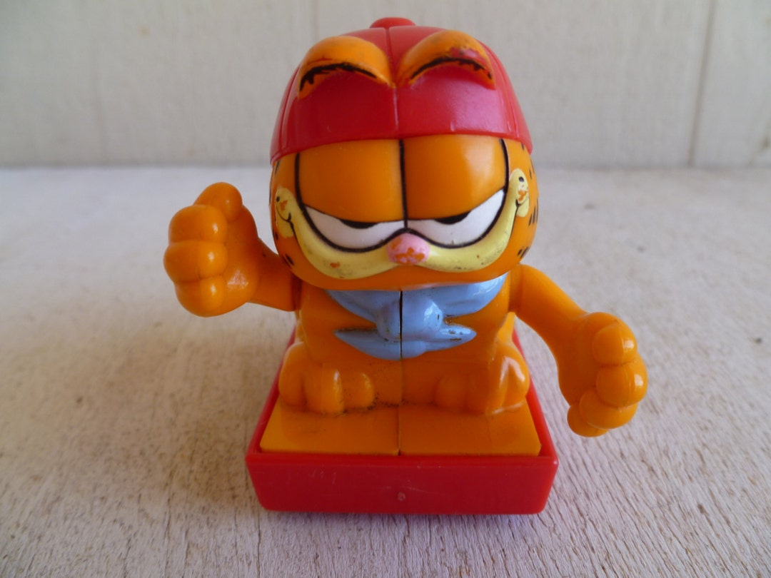 Garfield Wearing Cape Race Car Cake Topper 2.75