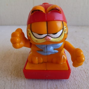 Garfield Wearing Cape Race Car Cake Topper 2.75" Tall