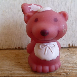 Strawberry Shortcake &quot;Angel Cake&quot; Pet Skunk &quot;Souffle&quot; 2&quot; Tall 1982 American Greetings
