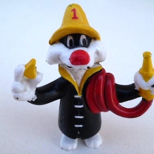 Warner Bros Sylvester Fireman Figurine Cake Topper 2.75" Tall 1989 Arbys