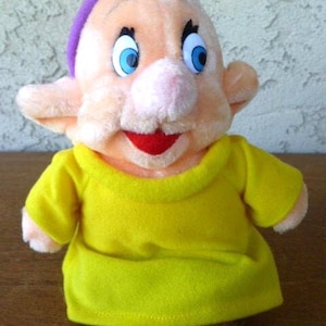 Snow White Dopey Plush Disneyland 8&quot; Tall Stuffed Toy Doll