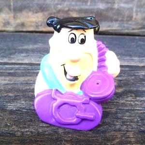Fred Flintstone Squirter Denny&#39;s Toy Figure 2.5&quot; Tall 1991 Hanna Barbera