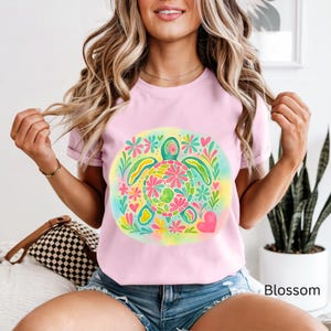 Tropical Turtle Tee - Unisex Softstyle T-Shirt, Summer Vibes Shirt, Ocean Lover Gift, Casual Beachwear, Nature T-Shirt