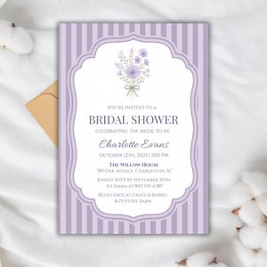 Modello di invito per addio al nubilato in viola / Design modificabile su Canva / Invito a nozze con motivo floreale a righe / Biglietto d'auguri per la sposa stampabile / Download immediato