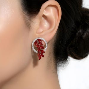 Orecchini a lobo a forma di foglia in moissanite: gioielli indiani con pietra portafortuna