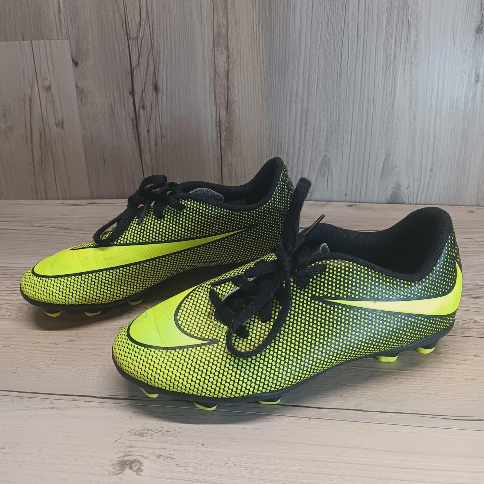 nike lime green soccer cleats