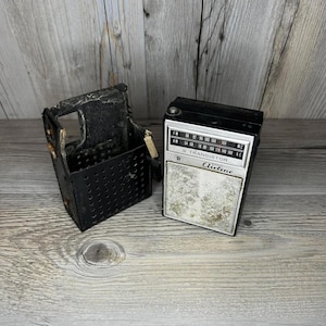 Vintage Airline Transistor Radio - Model GEN-700A