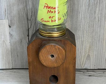 Distributeur de bonbons ou de cacahuètes vintage en bois avec bocal en verre