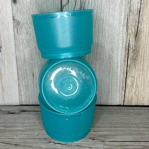 Vintage Tupperware Turquoise Measuring Cups - Set of 3