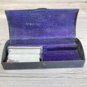 Valet Safety Razor with Case - Vintage Shaving Accessory