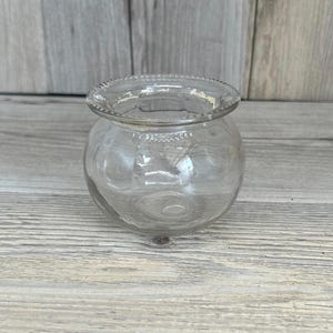 Vintage Clear Glass Hand Blown Antique Leech Jar Decorative Jar with bubbles