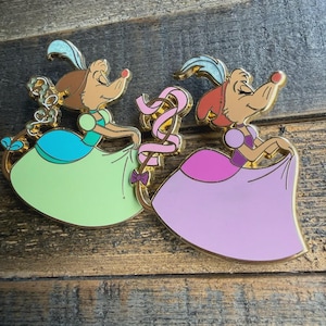 Mousequerade Askungen Mus Hård Emalj Guld Fantasy Nål - Onda Stepsisters Kostym - 53 mm