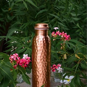 Hand Hammered 100% Pure Copper Water Bottle – Handmade | Leak-Proof Bottle | Ayurvedic Health Benefits | Perfect Gym Bottle & Gift for Him