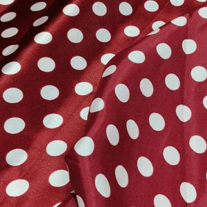 Luxuriöser weicher & seidiger Polka Dot Satinstoff meterware, Charmeuse Seidensatinstoff, Kleidstoff, Brautkleider Satinstoff