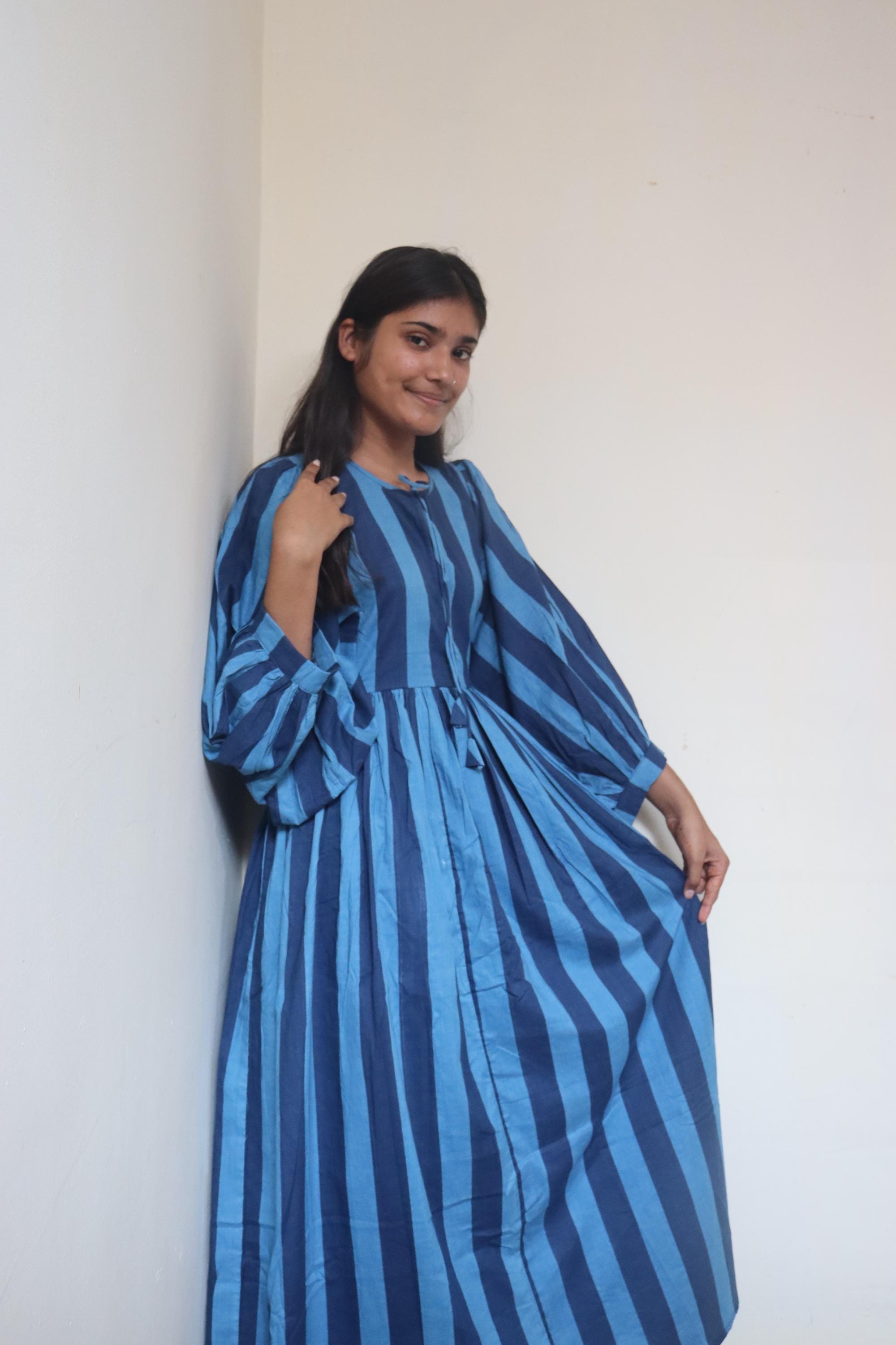 Robe D'été Rayures Bleues Et Blanches Avec Poches - Taille M - Neuve Sans étiquette