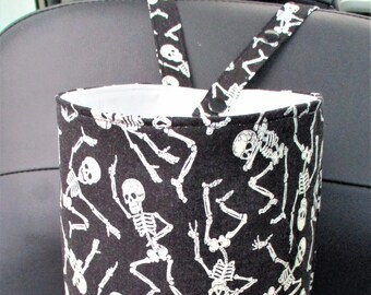 Dancing skeletons trash bag - Glows in the dark - Snap closed - Dead dancers on black
