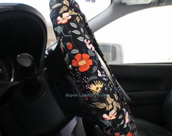 Strawberry Fields steering wheel cover  - Full grip fabric inside - Flowers and strawberries on black fabric