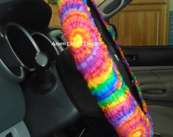 Tie Dye steering wheel cover. Hippie style. 60's and 70's retro style car decor. Matching seat belt covers and key fob.