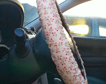 Tiny floral steering wheel cover - Full grip fabric inside  - Small pink flowers on cream fabric - Handmade