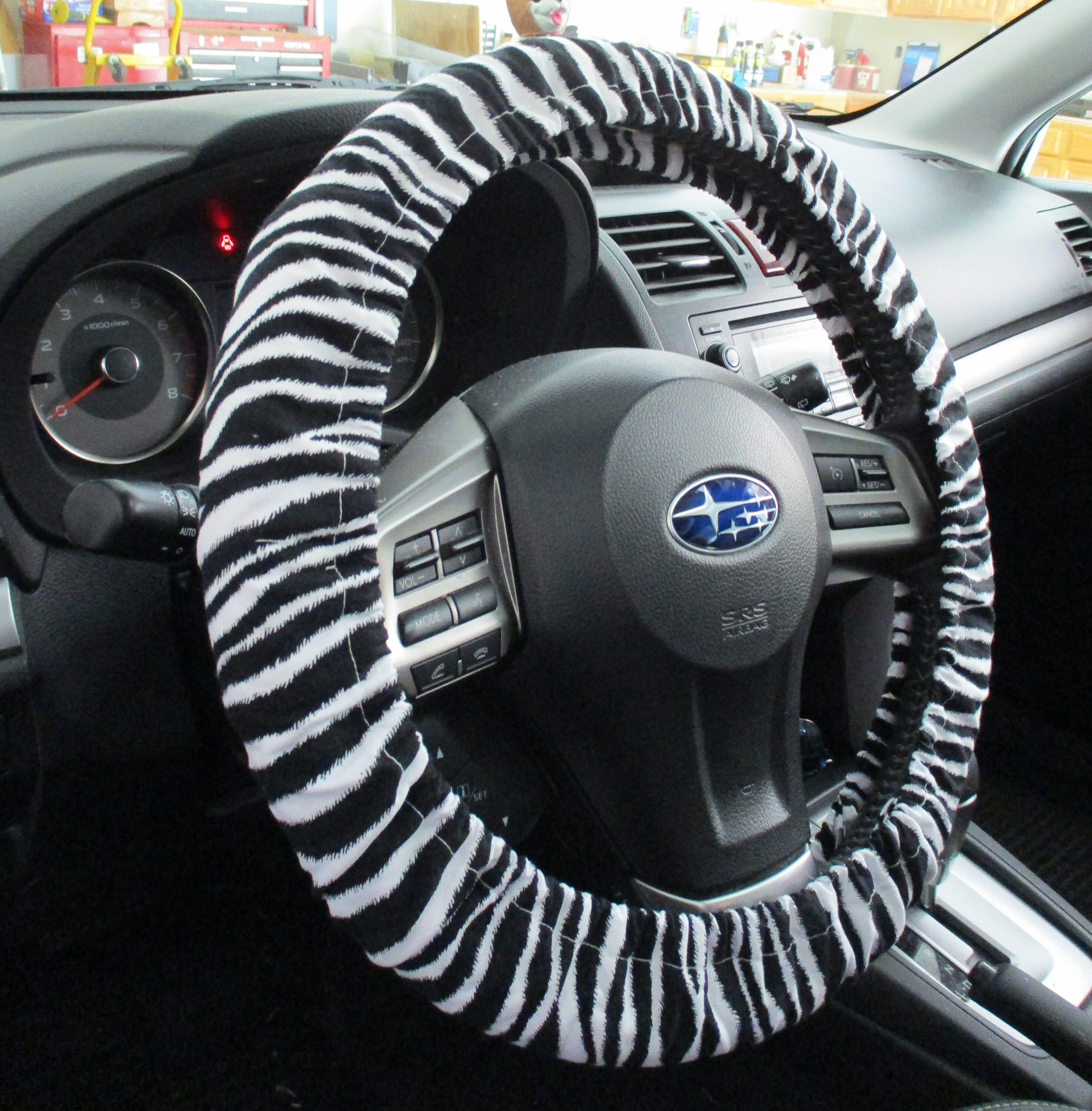 JOAIFO Black White Zebra Stripe Car Car Steering Wheel Covers Cloth with Vehicle Seatbelt Cover Protect Your Shoulder Hand Accessories for SUV Sedan 