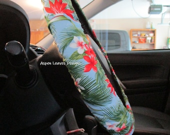 Tropical steering wheel cover - Full grip fabric inside - Red flowers on light blue fabric - Handmade