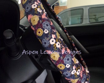 Floral steering wheel cover - Full grip fabric inside - Flowers on navy blue fabric -