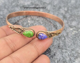 Handgemaakte koperen turkoois armband, groene en paarse edelsteenarmband