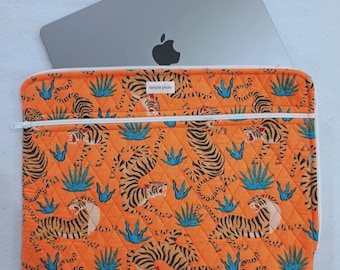 Floral Handmade Woman's Laptop Sleeve/Macbook Case/Vintage Quilted iPad Pouch/Laptop Sleeve/Unique Gift/Personalized Cotton Laptop Cover