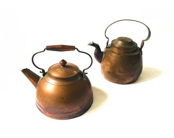 Two Vintage Copper Tea Pots ... Brass Tea Kettles, Colonial Kitchen, Teapots Wood Bale Handle, Stovetop Kettle, Boho 1970s Cookware