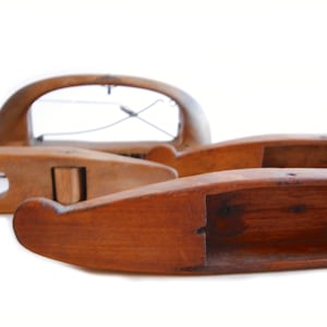 Set of Gorgeous Vintage Weaving Shuttles ... Four Primitive Wood Weaver&#39;s Tools, Antique Bobbin Holders, Rustic Weaving Boats, Loom Shuttles