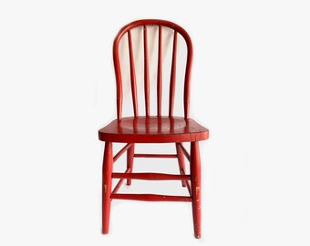 Adorable Vintage Red Wood Kids Chair ... Painted Bow Back Child's Chair, Spindle Back Chair, Rustic Wooden Toddler Chair, Children's Chair