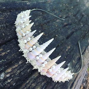 Seashell Crown Bridal Headpiece, Mermaid Shell Tiara, Bridal Shell Headpiece, Mermaid Crown, Beach Bride Wedding, Flower Girl Hair Accessory