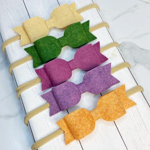 Bandeau noeud en feutre - pince à cheveux - bandeau bébé - bandeau noeud bébé - bandeau noeud en feutre - noeud pour cheveux en feutre - bandeau nouveau-né - bandeau bébé