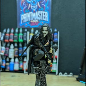 The Crow Figure – Dark Gothic Handmade Fan Art Statue for Movie Collectors