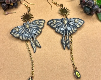 Orecchini pendenti Dark Moth - Gioielli gotici fatti a mano in argilla polimerica