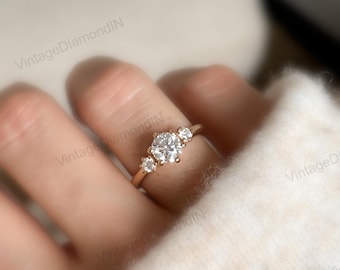 Anello di fidanzamento con tre pietre in oro giallo e moissanite, gioielli per anniversario