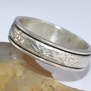 Spinner Ring, Minimalist Spinner Ring, Women Ring, Handmade Ring, Meditation Ring, Worry Ring, Fidget Ring, Silver Spinner Ring, Gift Her