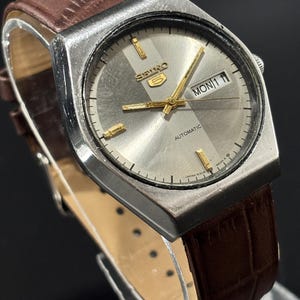 Vintage Seiko 5 Automatic Watch: Japan Made, Serviced, Leather Band
