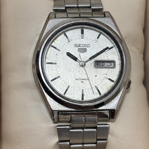 Vintage Seiko 5 Automatic Men&#39;s Day-Date Wrist Watch 7009-Japan Made/Stainless Steel