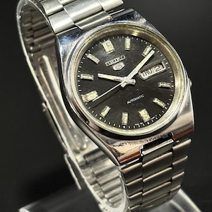 Vintage Seiko 5 Automatic Watch: Japan Made 17 Jewels, Black Dial