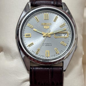 Vintage Seiko 5 Automatic Men&#39;s -7009A Cal Day/Date Wrist Watch Japan Made
