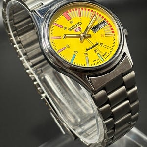 Vintage Seiko 5 Automatic Watch: Day/Date, 17 Jewels, Serviced
