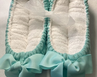 Mint Green w/ Bows Super Puffy Ice Skate Skating Soakers Blade Covers Size Large (Add'l Sizes Available)