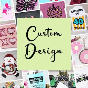 Puede incluir: Un collage de varios productos de dise&ntilde;o personalizado. Incluye una bolsa de regalo de unicornio rosa, una mariposa negra, una camiseta morada con una calabaza con estampado de leopardo, una tarjeta con corazones XOXO, un adorno de Pap&aacute; Noel, una taza con "Cheers to 40 Years".
