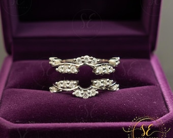 Anillo realzador de moissanita chapado en oro blanco, alianza de boda hecha a mano.