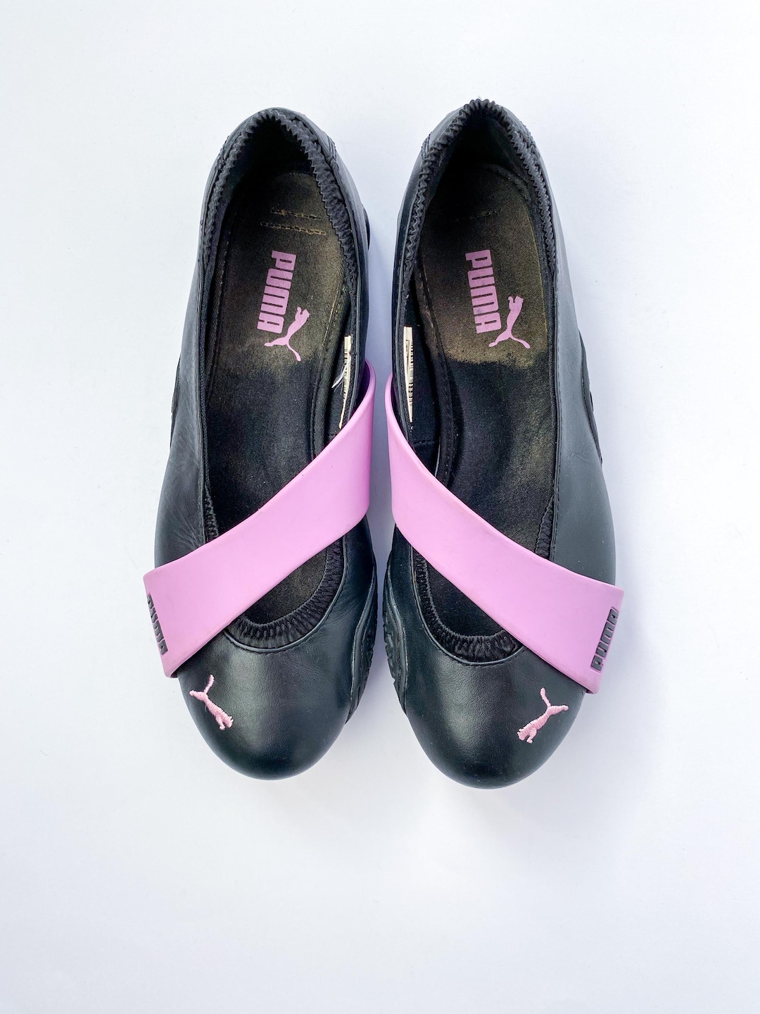 靴 puma 00s ballet shoes Archive 2000s Puma Ballet Flats in Black With Purple/pink Rubber