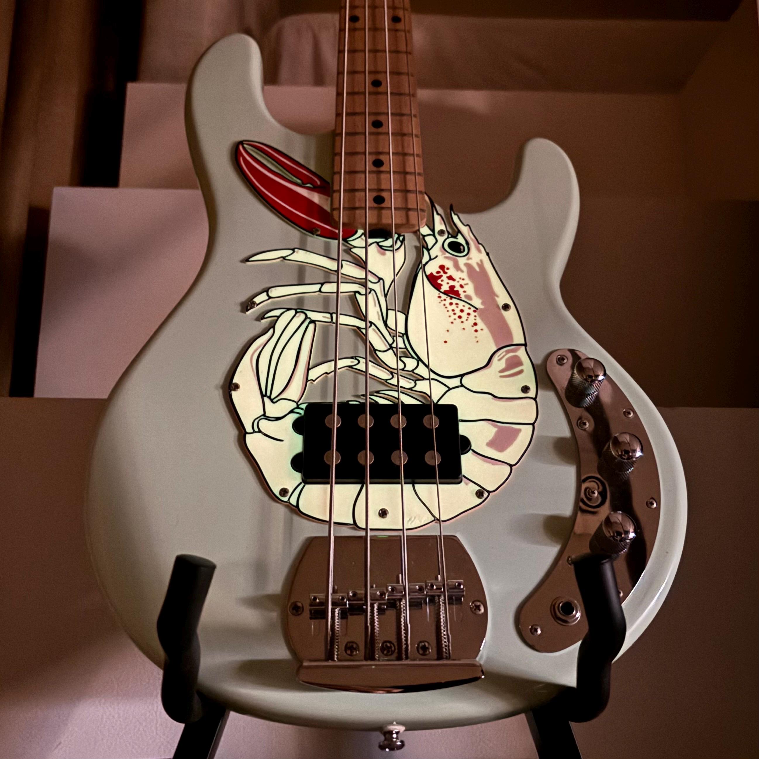 スティングレイベース ロブスターピックガード（暗闇で光る