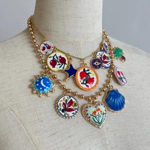 Collana a catena in oro a doppio strato con catene colorate e alla moda – Choker e collana regolabili