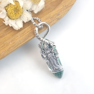Hecate Triple Moon Necklace – 925 Sterling Silver Malachite Wiccan Amulet