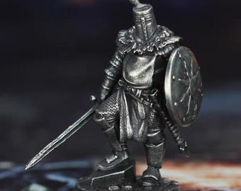Sun Knight Metal Miniature - Dark Souls Collectible for Tabletop RPG and Miniature Enthusiasts